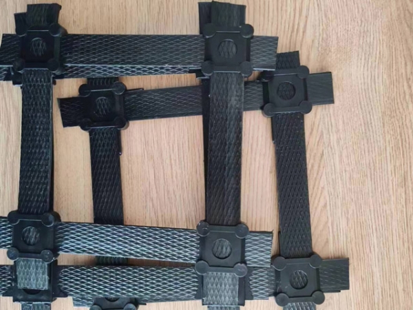 锁扣式土工格栅产品特性